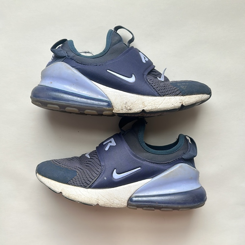 Nike air 270 slip on size 3.5Y